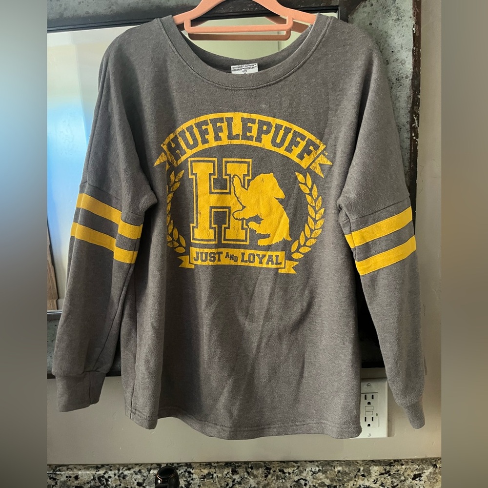 Warner Bros. Hufflepuff Kids Long Sleeve Tee - Gray and Yellow